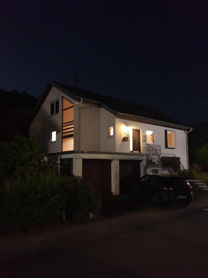 Andinas Ferienwohnung In Ruhiger Lage Direkt Am Wald Wilnsdorf Exterior photo